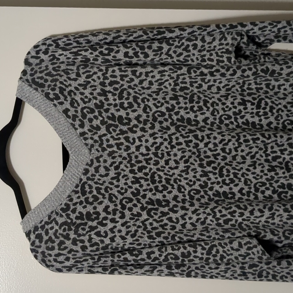 Tempted Hearts Sweater - Picture 6 of 6